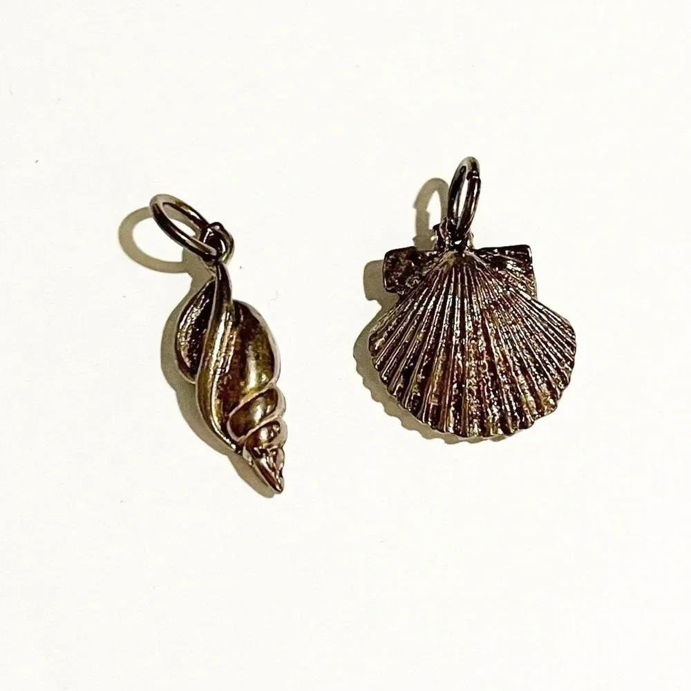 Vintage Sterling Silver Spiral Cone And Classic Seashell Ocean Bracelet Charm